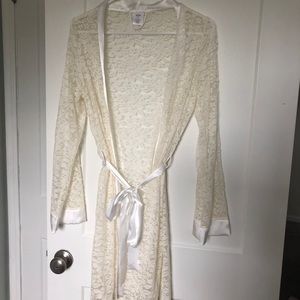 Lace robe